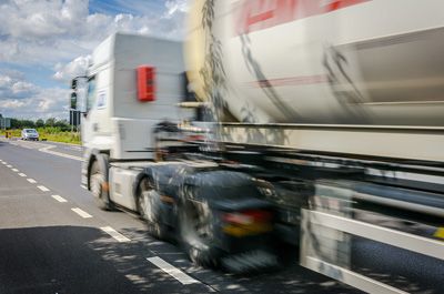 Sharing-the-road-with-an-HGV Sharing-the-road-with-an-HGV